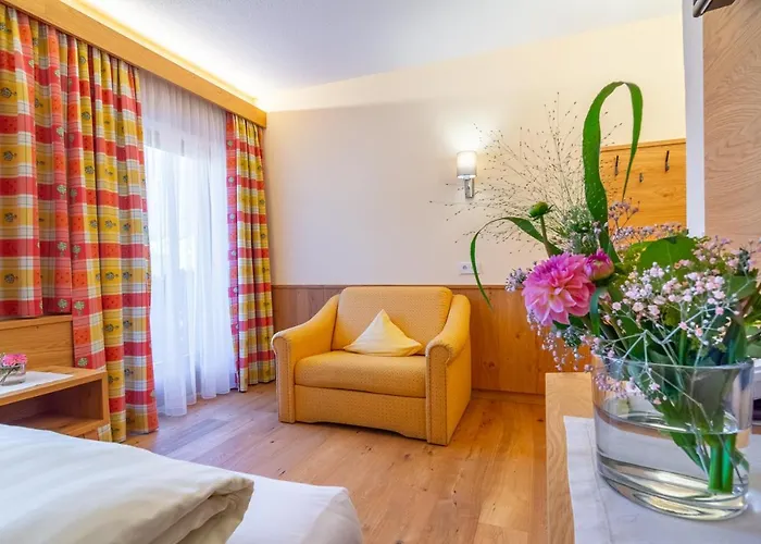 Sonnhof Отель Нойштифт-им-Штубайталь